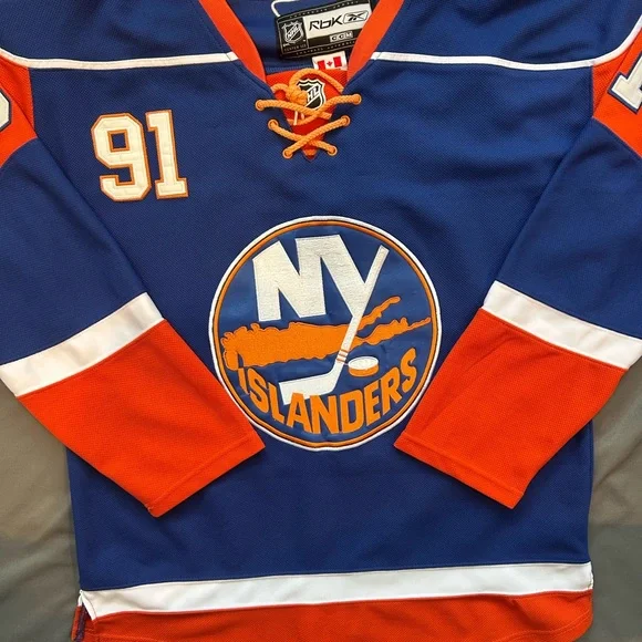 Authentic Vintage Reebok / NHL / New York Islanders Jersey - Picture 7 of 11